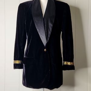 Vintage. Harris /Wallace black velvet long-line blazer coat.size large